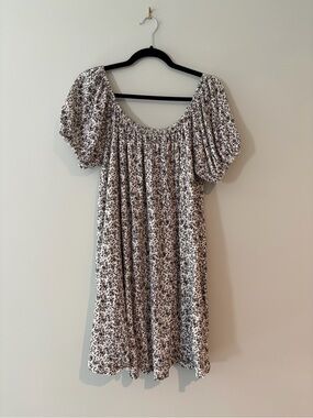 American Eagle Outfitters Black and White Floral Puff-Sleeve Mini Dress